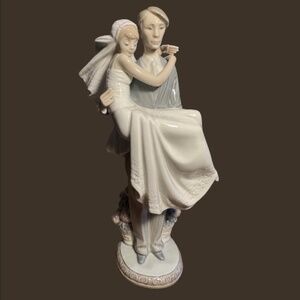Lladro Figurine #5282 Over the Threshold - Wedding Couple/Bride & Groom 10.25"